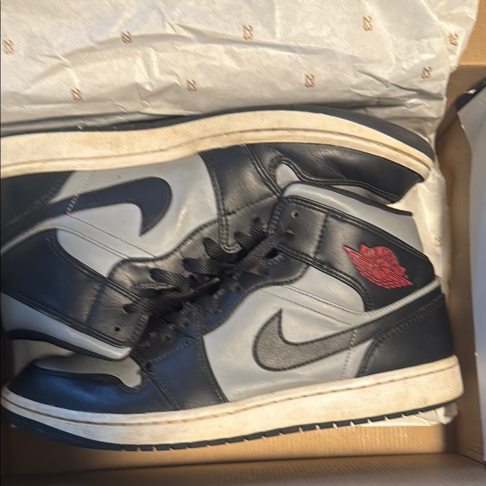 Jordan 1 mid shadow used